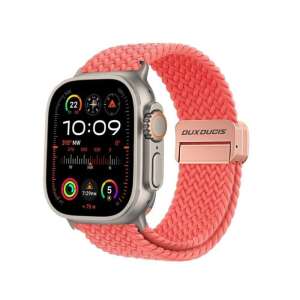 Dux Ducis Mixture Pro pleciony pasek do Apple Watch 38/40/41mm w kolorze guava, pasek jest pokazany na srebrnym Apple Watchu - Pasek do inteligentnego zegarka