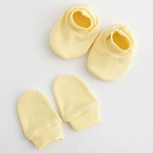 Baba pamut szett-kiscipő és kesztyű New Baby Casually dressed sárga 0-6m, vel. 0-6 h 94837048 Gyerek baseball sapkák, kalapok