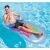 Mann entspannt auf Intex King Cool aufblasbarem Pool Lounge Sessel