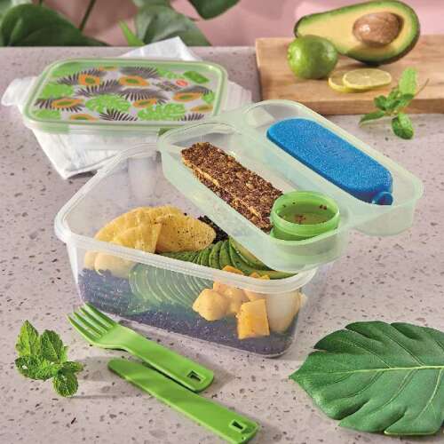 Snips 1.5L lunch box with jungle design, featuring a built-in ice pack, fork, knife, and sauce container