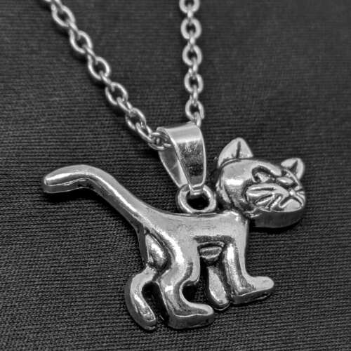 Morcos cica gyerek nyaklánc medállal, ezüst színű