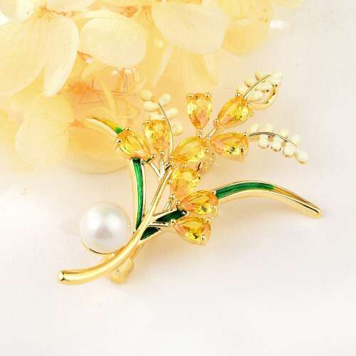 Elegáns virágcsokor bross arany bevonattal, cirkónia kristályokkal (0389.)