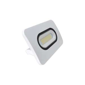 Tracon LED reflektor, ferde nézet, a lámpa eleje látható - Tracon