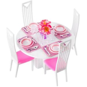 Zestaw mebelków dla lalek ML23446: Set de mobilier pentru păpuși cu masă, scaune, veselă și vază de flori - Iso Trade