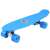 Kék műanyag gördeszka ezüst tengelyekkel és kerekekkel, oldalnézet