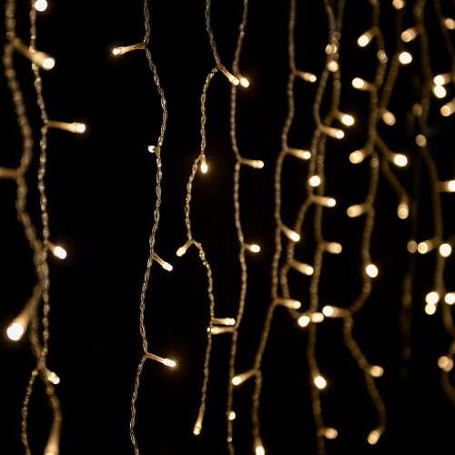 DekorTrend Crystalline steckbare LED-Eiszapfenkette, 138 Stück warmweißes Leuchtmittel, transparentes Kabel