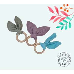 Fa baba rágóka nyuszifülekkel zöld, lila és kék színben - Textil pelenka