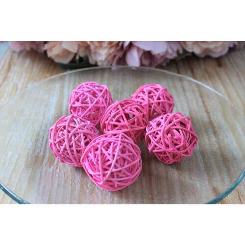 6 db rózsaszín rattan gomb, 5 cm átmérőjű, dekoratív gömbök kézműveskedéshez