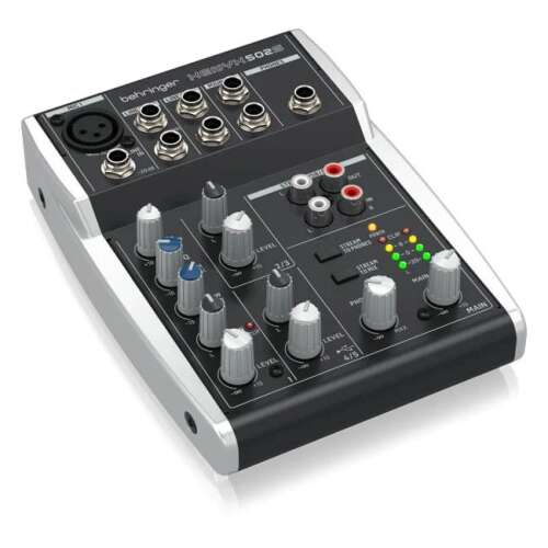 Behringer XENYX 502S 5-Kanal-Analogmischer mit USB-Schnittstelle, schräge Ansicht
