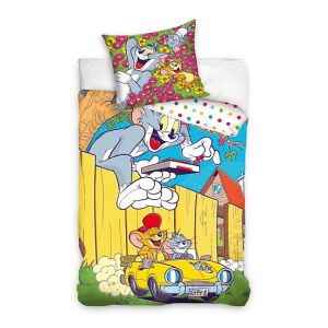 Tom and Jerry car themed bedding set, 140x200 cm, featuring cartoon characters Tom and Jerry in a car chase scene. - Carbotex Bedding - Youth and Adult