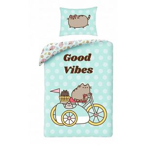 Set lenjerie de pat Pusheen Good Vibes cu pisică mergând pe bicicletă - Lenjerie de pat - tineri și adulți