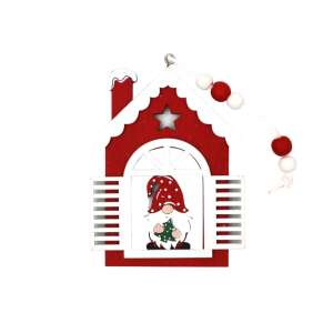 Ornament de Crăciun din lemn roșu în formă de casă cu un gnom în fereastră, 12x9.5 cm - Crăciun