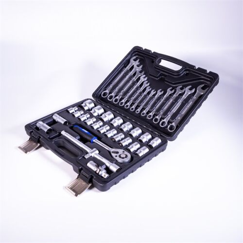 IRIS TOOLS 37 darabos dugókulcs készlet (1/2 hüvelyk) fekete tokban, ferde nézet