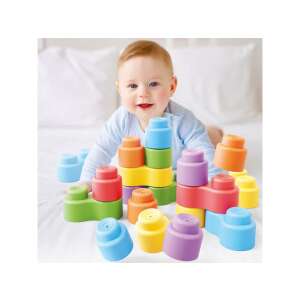 Bebelușul se joacă cu blocuri de construcție Quercetti Momy Soft, blocuri colorate și moi pentru dezvoltarea timpurie - Quercetti Jocuri de constructie - Lego