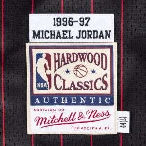 Mitchell & Ness NBA Chicago Bulls 1996 Michael Jordan #23 Authentic Jersey, negru și roșu, cu dungi, Hardwood Classics, patch pe spate - Tricouri de baschet