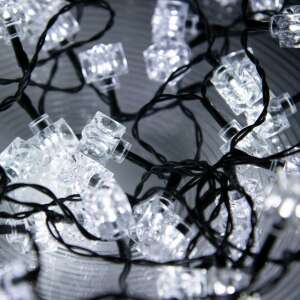 Декоративна светлинна гирлянда Home KII50CUBE с 50 LED лампички и 50 декорации от акрилни кубчета, студено бяло, за вътрешна употреба - Коледа