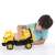 Gyermek játszik a Dolu Toys Cement Truck-kal, 42 cm, sárga műanyag játék teherautóval