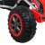Közelkép egy piros Nagyméretű gokart strong gumiabroncsáról