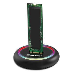 Stacja dokująca SSD Qoltec 52275 z połączeniem USB-C i podświetleniem RGB, pokazująca włożony dysk SSD M.2 - Qoltec
