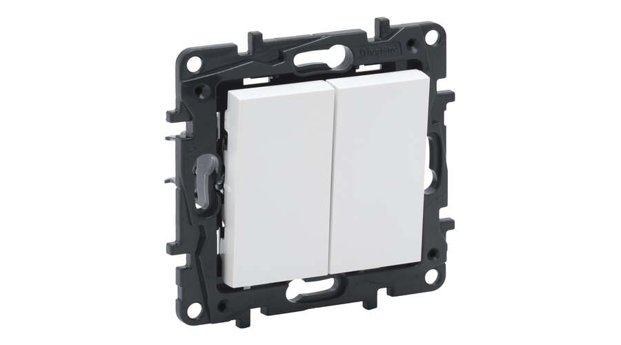 Legrand Niloé Step 105 comutator candelabru alb 10AX 863105