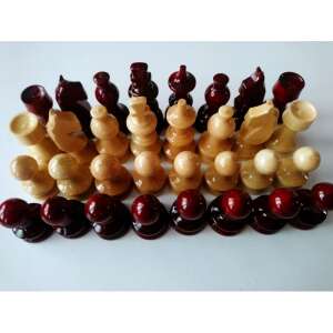 Handcrafted wooden chess pieces set, 32 pieces, red and natural wood, 5.7 cm king height - Domino, Chess Set