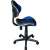 Oldalnézet a kék és fekete irodai székről állítható magassággal és kerekekkel