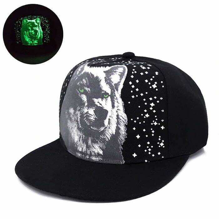 Sapca cozoroc drept MBrands, model fosforescent la intuneric Lup