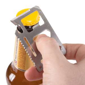 Multifunkciós túlélő kártya üvegnyitás közben - Horgász túlélőkészlet