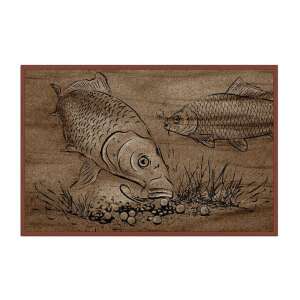 Delphin márkájú pontyos horgász szőnyeg, két ponty hal mintával, barna színben - Lakberendezés