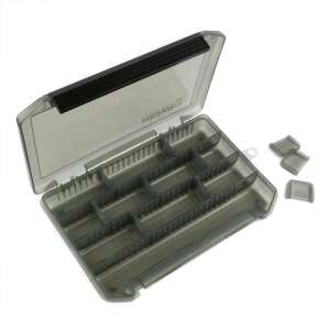 Nyitott Reiva Spinning Tackle Box, a rekeszek és az osztók láthatóak. - Horgászat