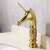 Blackswan M273 Unicorn Badezimmer Waschbeckenarmatur, gold, installiert in einem Badezimmer
