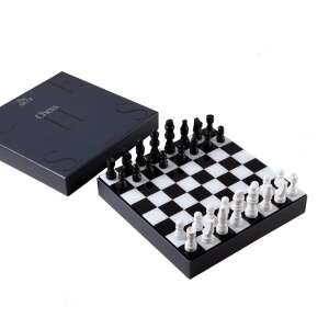 Printworks The Art of Chess chess set with board and pieces in box - Printworks