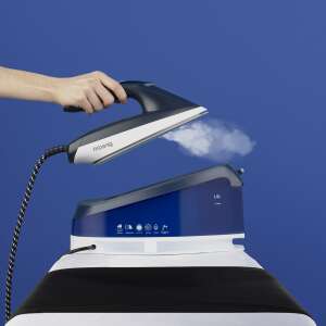 Парна станция H.Koenig V7 с налягане 5,5 бара и керамично подметка, осигуряваща лесно плъзгане по тъканите, позволяваща лесно и ефективно гладене както хоризонтално, така и вертикално. - Парна станция