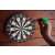 Darts tábla készlet 6 nyíllal, 36,5 cm átmérőjű, fémkeretes, céltábla, nyilak, játék, szórakozás, család, barátok, szórakoztatás, otthon, kocsma, bár, iroda, buli, verseny, sport, hobbi, szabadidő, kikapcsolódás, tevékenység, beltéri, kültéri, klasszikus, hagyományos, acélhegyű, szőrszálas tábla, szizál tábla, darts tábla, darts készlet, darts játék, darts tábla készlet