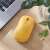 Mouse wireless Leitz Cosy, galben, Bluetooth, receptor USB 2,4 GHz, pe un birou