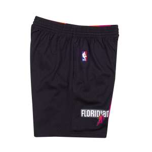 Mitchell & Ness Miami Heat 2005-06 Swingman Shorts in Black, XL size, side view - For man