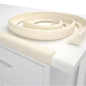 Rohový ochranný prvok pre nábytok, 2 metre dlhý, béžová farba, namontovaný na bielom stole - Bezpečnosť v byte