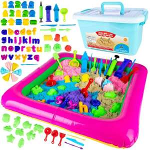 Kinetikus homokjáték készlet felfújható tálcával, 4,5 kg színes homokkal, 75 formával, szerszámokkal és tárolóedénnyel - Homokozó játék