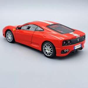 Ferrari 360 Challenge Stradale 2003 1:24 méretarányú modell autó, piros fehér versenycsíkokkal, hátulnézet - Bburago