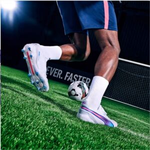 Puma King Ultimate FG/AG focicipő 107809 02 42,5 143593119 - Puma