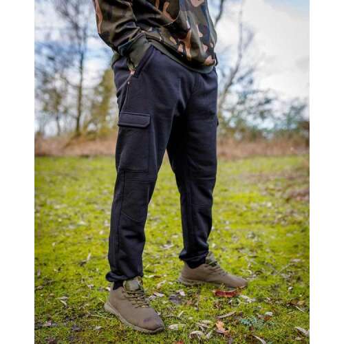 Lw fekete / camo combat joggers large, férfi fekete cargo nadrág rugalmas derékkal és bokával, oldalsó zsebekkel, hátsó zsebbel és kis logó folttal