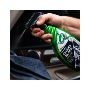 Używanie Turtle Wax Green Line Dash & Glass Interior Cleaner do wnętrza samochodu - Turtle Wax