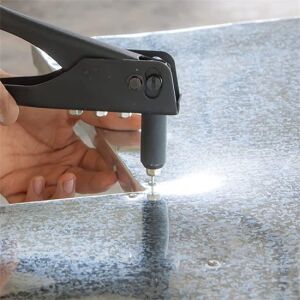 Using a pop rivet gun to fasten metal sheets - Tool