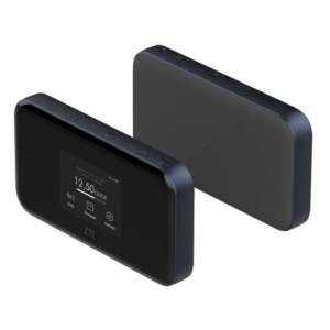 ZTE MU5001 WiFi6 Wireless 5G/4G Router, schwarz, schräge Ansicht, zeigt Vorder- und Rückseite, mit Bildschirm, der den Datenverbrauch anzeigt - ZTE