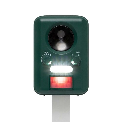 Közelkép a Home AR02 állatriasztó karó fejéről beállításokkal