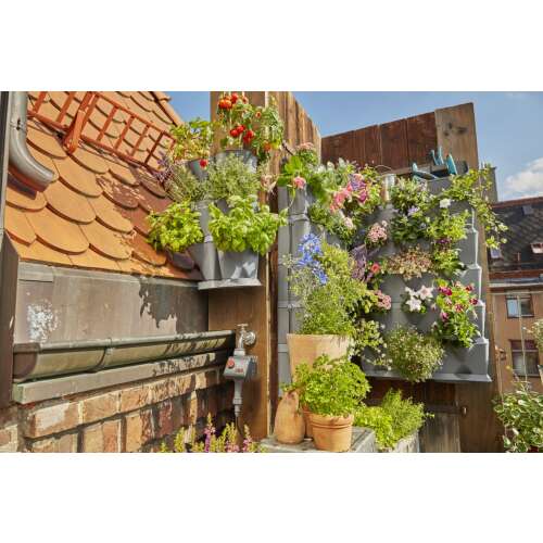 Gardena NatureUp! Corner Wall Mount, hanging corner planters on a wall
