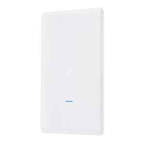 Ubiquiti UAP-AC-M-PRO 1300 Mbit/s Biały punkt dostępowy, widok pod kątem - Punkt dostępu