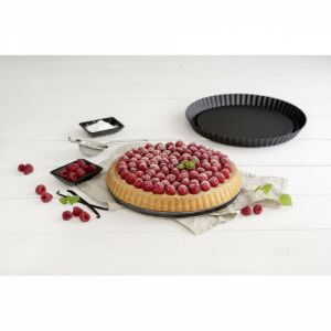 Zenker 30cm Round Tart Pan with Raspberry Tart - Baking Mold