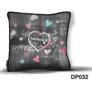 Szürke díszpárna szívekkel és a "Szeretlek" felirattal - Díszpárna