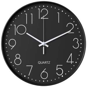 Schwarze moderne Wanduhr mit weißen Ziffern - IUni Überwachungskameras